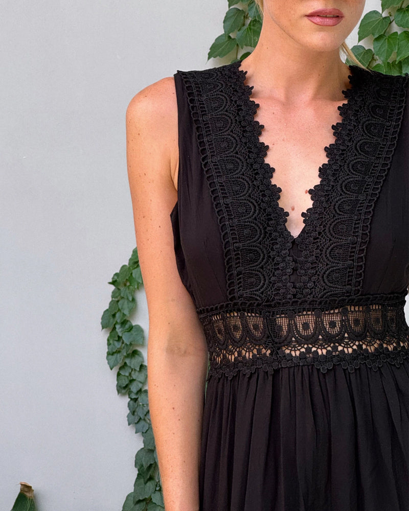 Aurélie | Elegant Lace Dress with V-Neck