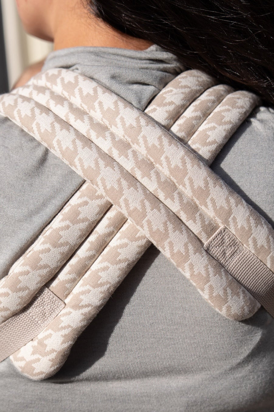 Koala Cuddle Carrier™ – Houndstooth Beige